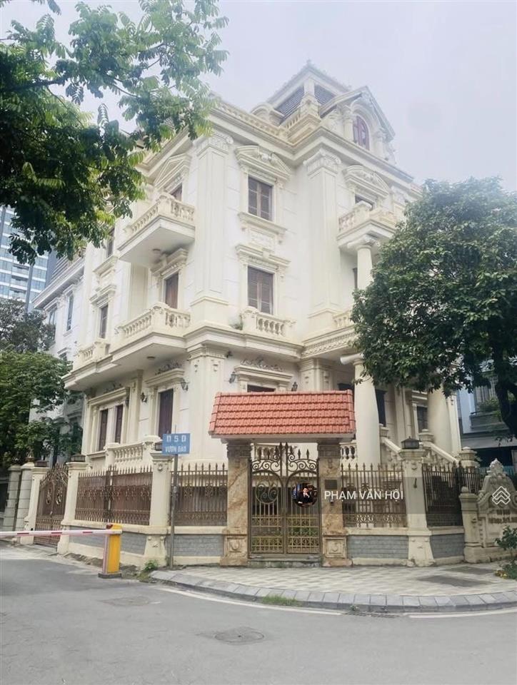 Cho thuê biệt thự d5 vườn đào  lạc long quân tây hồ  200m  xây 5 tầng + 1 hầm  5pn full đồ