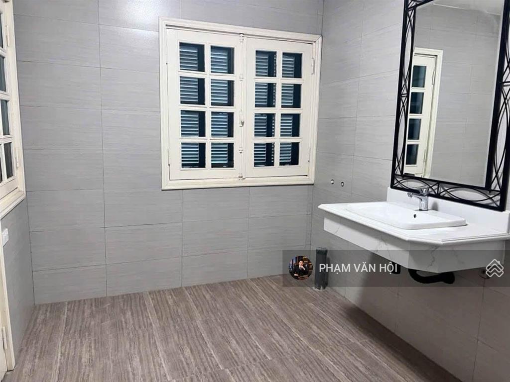 Cho thuê biệt thự sân vườn mặt phố âu cơ  quảng an tây hồ hà nội  dt 600m2 5 tầng  6pn  giá rẻ