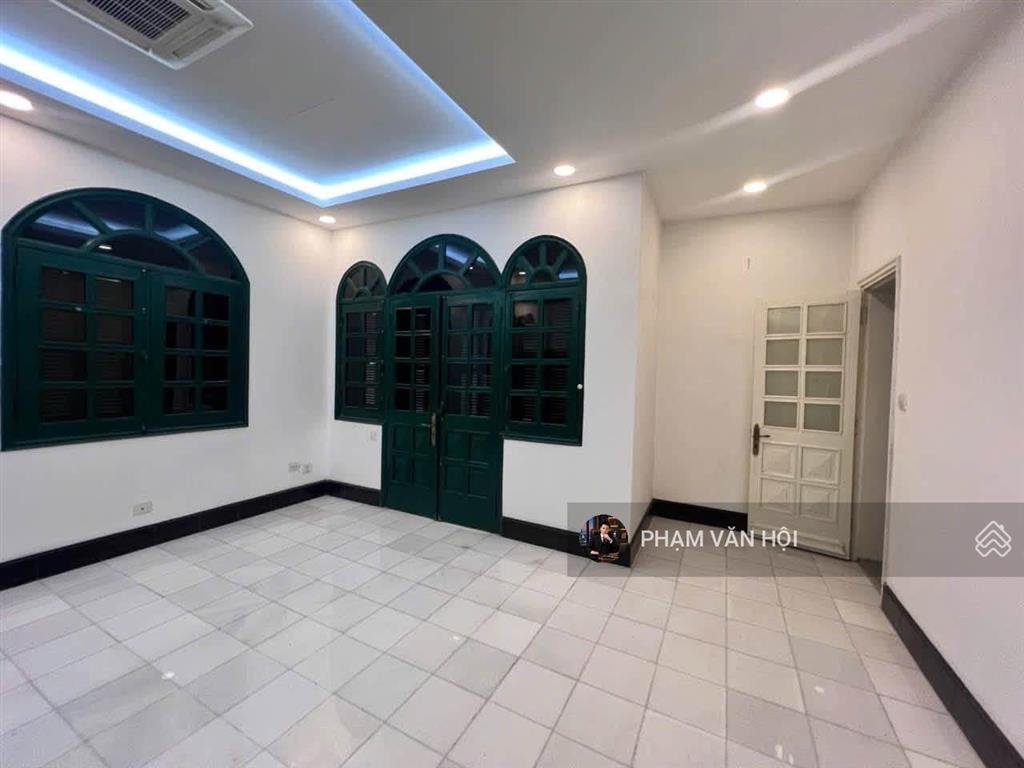 Cho thuê biệt thự sân vườn mặt phố âu cơ  quảng an tây hồ hà nội  dt 600m2 5 tầng  6pn  giá rẻ