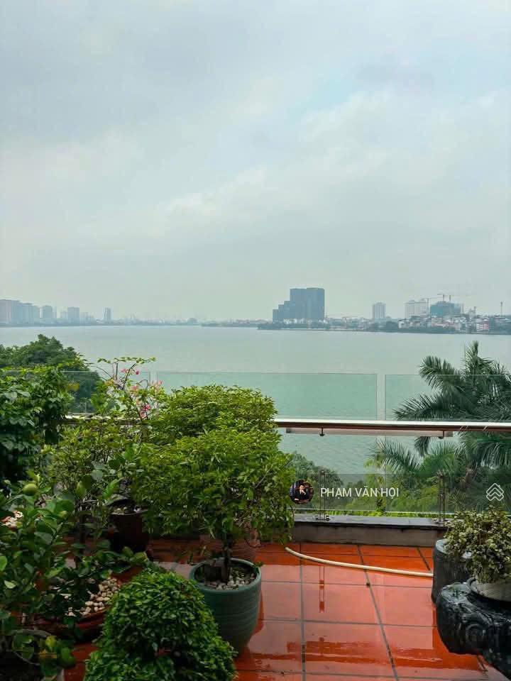 Cho thuê tòa nhà 6 tầng mặt phố trích sài view hồ tây dt 130m/sàn thang máy giá 155 triệu/th