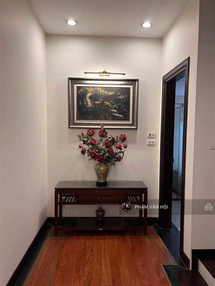 Cần cho thuê nhà biệt thự tô ngọc vân, tây hồ có gara ô tô