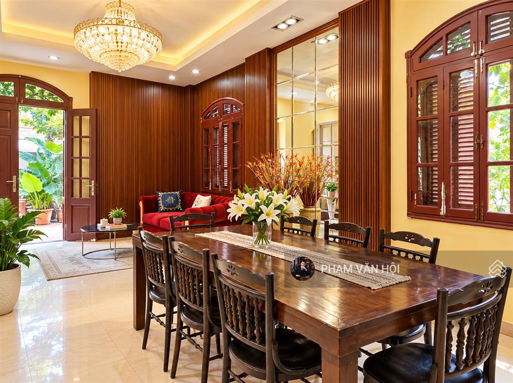 Cho thuê biệt thự sân vườn ngõ 34 phố au cơ tây hồ  dt 300m xây 3 tầng 4pnkk full nội thất