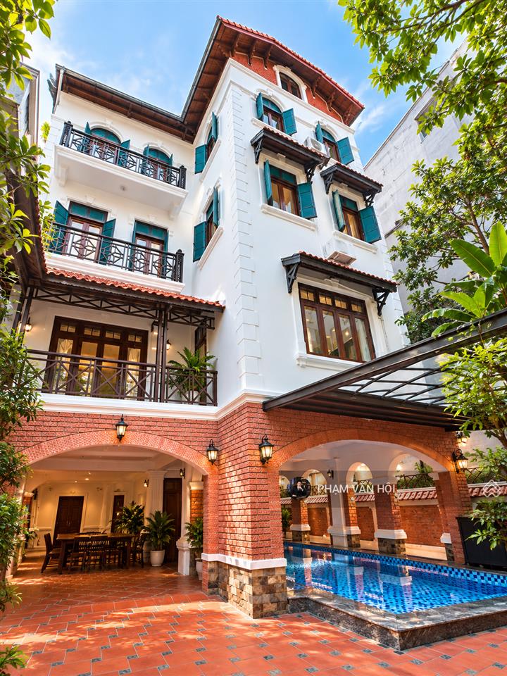 Cho thuê biệt thự sân vườn bể bơi phố tô ngọc vân tây hồ hà nội  400m2 5 tầng 4pn full đồ giá rẻ