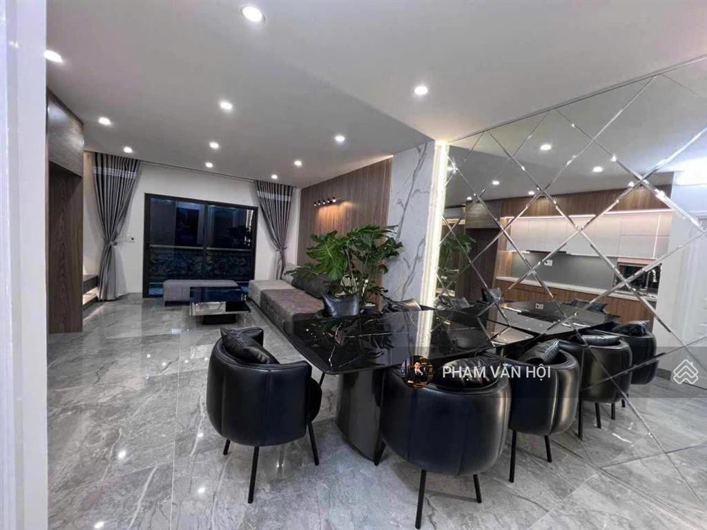 Cho thuê nhà đẹp phố tứ liên, tây hồ 60m2 x 5 tầng, thang máy, full nội thất 22 triệu/tháng