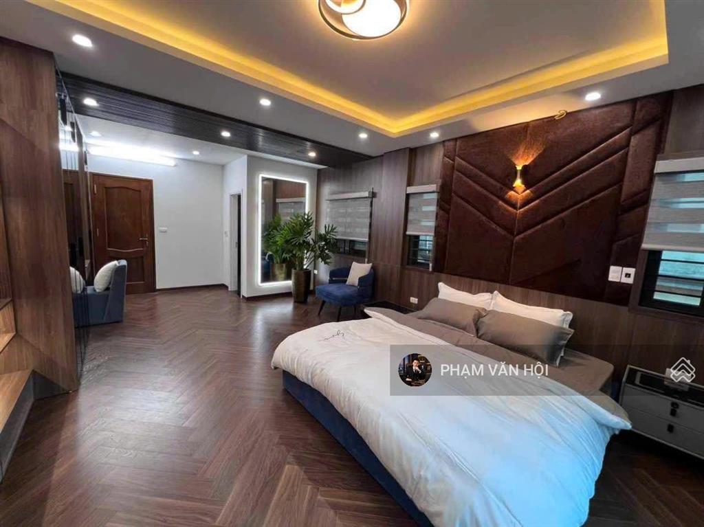 Cho thuê nhà đẹp phố tứ liên, tây hồ 60m2 x 5 tầng, thang máy, full nội thất 22 triệu/tháng