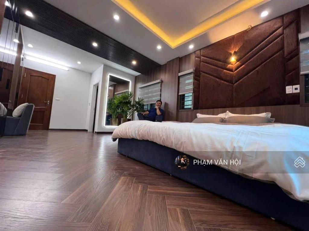 Cho thuê nhà đẹp phố tứ liên, tây hồ 60m2 x 5 tầng, thang máy, full nội thất 22 triệu/tháng