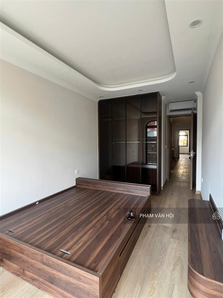 Cho thuê nhà mặt phố hoàng hoa thám, ba đình, 100m x 6 tầng, thang máy, 10 phòng, giá 40 triệu/th