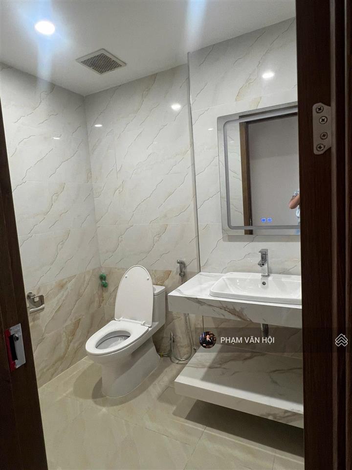 Cho thuê nhà mặt phố hoàng hoa thám, ba đình, 100m x 6 tầng, thang máy, 10 phòng, giá 40 triệu/th
