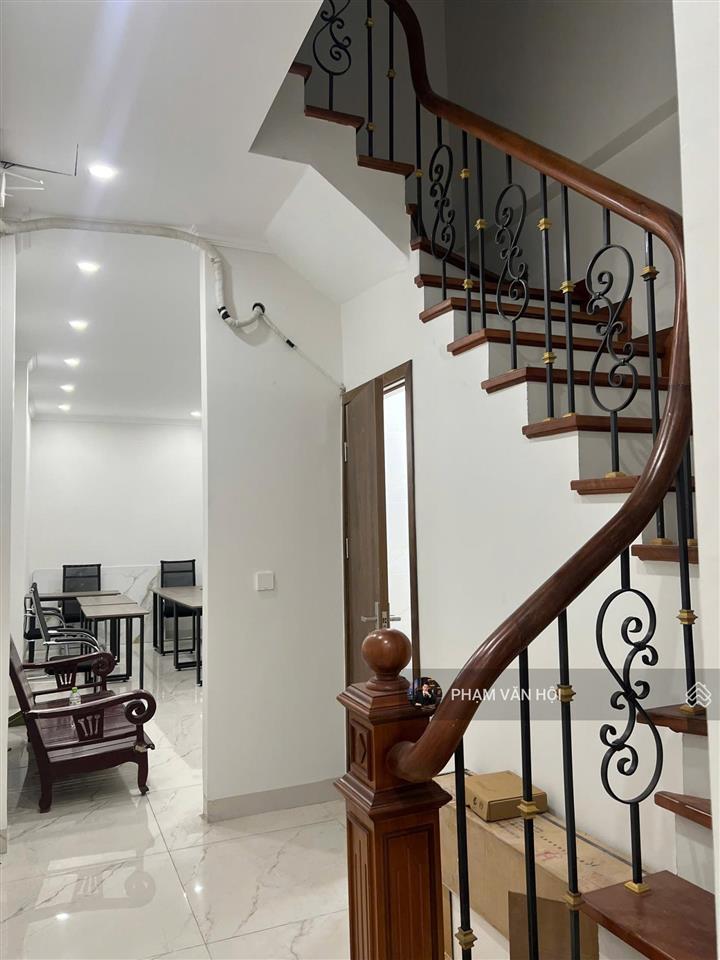 Cho thuê nhà mặt phố hoàng hoa thám, ba đình, 100m x 6 tầng, thang máy, 10 phòng, giá 40 triệu/th