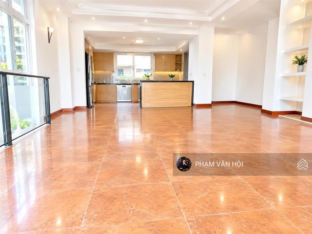 Cho thuê biệt thự mặt hồ tây mặt phố phố từ hoa tây hồ | sân vườn | 200m | 4 tầng 4pn giá rẻ