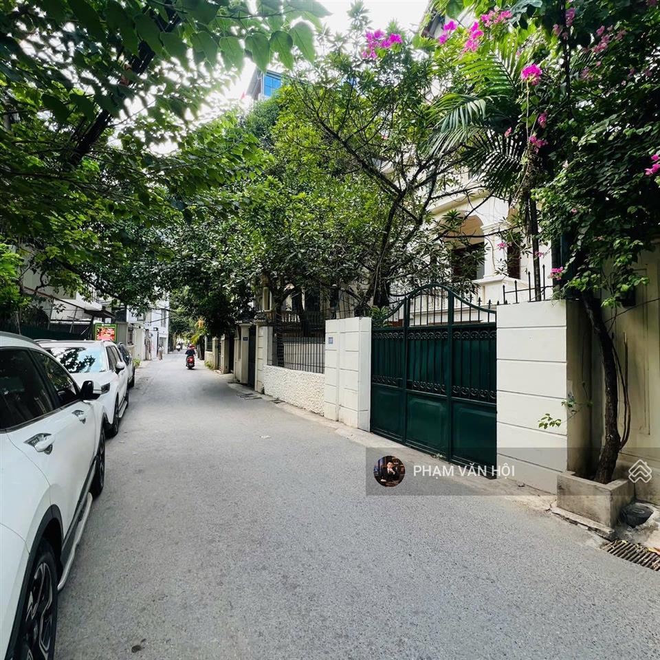 Cho thuê biệt thự sân vườn, phố tô ngọc vân  tây hồ  dt 200m 5 tầng gara ô tô 55 triệu/tháng