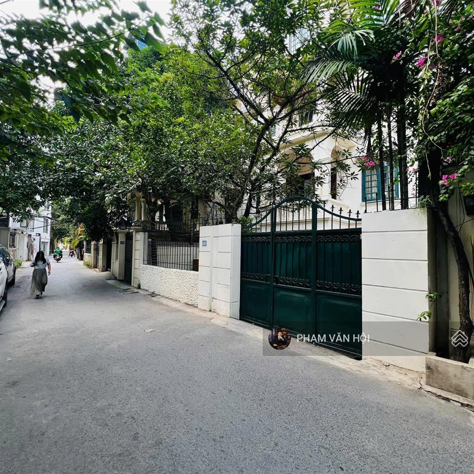 Cho thuê biệt thự sân vườn, phố tô ngọc vân  tây hồ  dt 200m 5 tầng gara ô tô 55 triệu/tháng