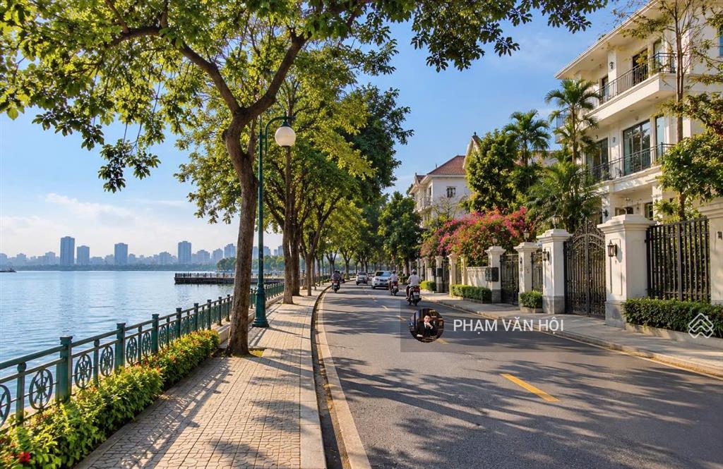 Cho thuê biệt thự sân vườn, phố tô ngọc vân  tây hồ  dt 200m 5 tầng gara ô tô 55 triệu/tháng