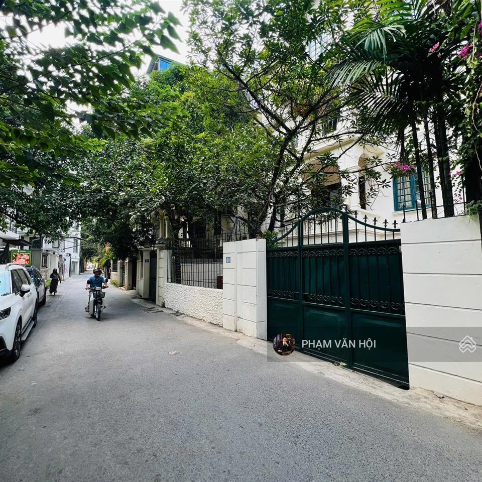 Cho thuê biệt thự sân vườn, phố tô ngọc vân  tây hồ  dt 200m 5 tầng gara ô tô 55 triệu/tháng