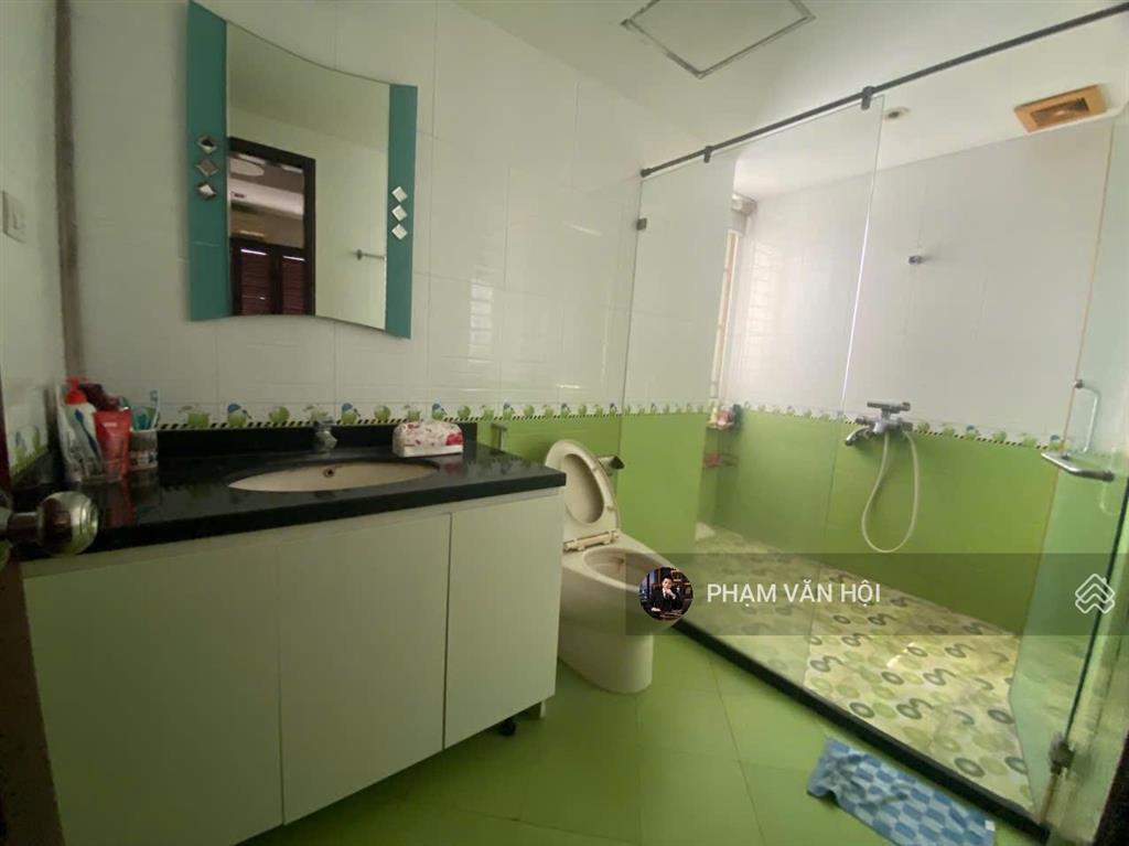Cho thuê nhà mặt phố nguyễn đình thi, mặt hồ tây, 160m, mt 10m, 4 tầng, giá 120 triệu/tháng