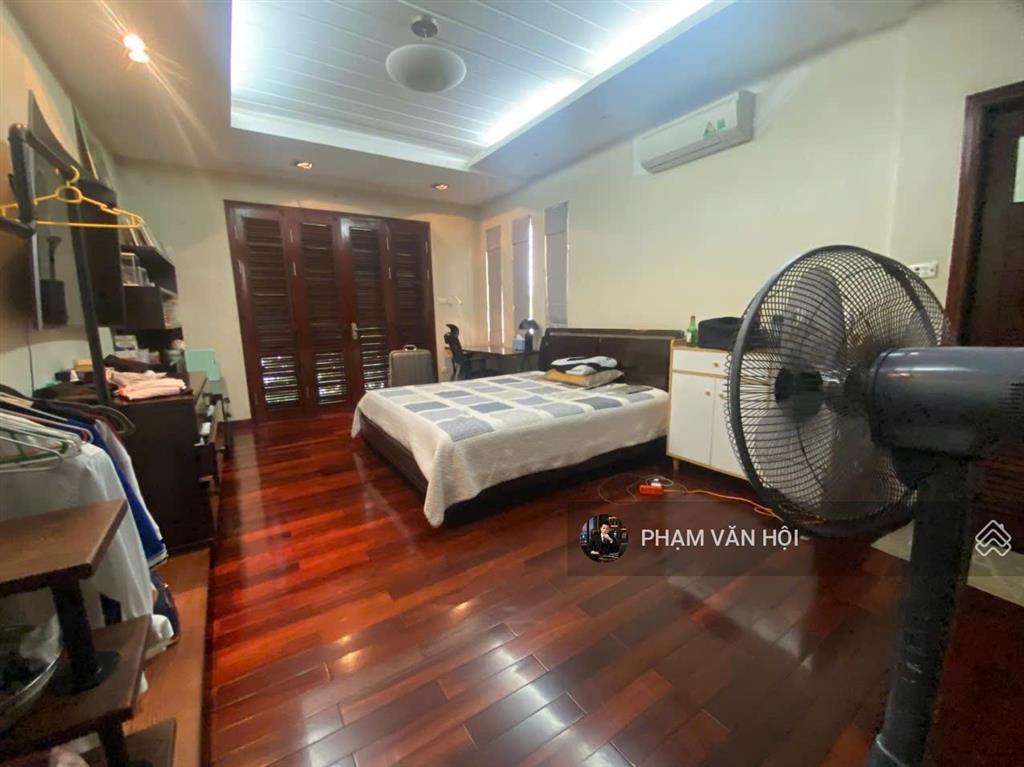 Cho thuê nhà mặt phố nguyễn đình thi, mặt hồ tây, 160m, mt 10m, 4 tầng, giá 120 triệu/tháng
