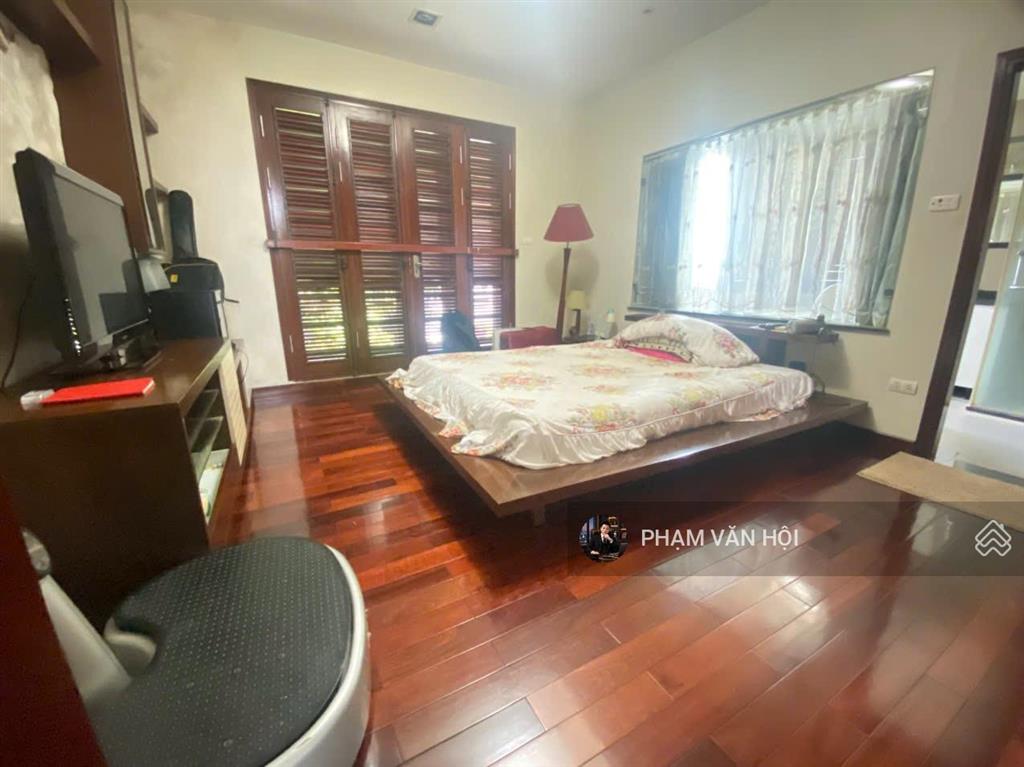 Cho thuê nhà mặt phố nguyễn đình thi, mặt hồ tây, 160m, mt 10m, 4 tầng, giá 120 triệu/tháng