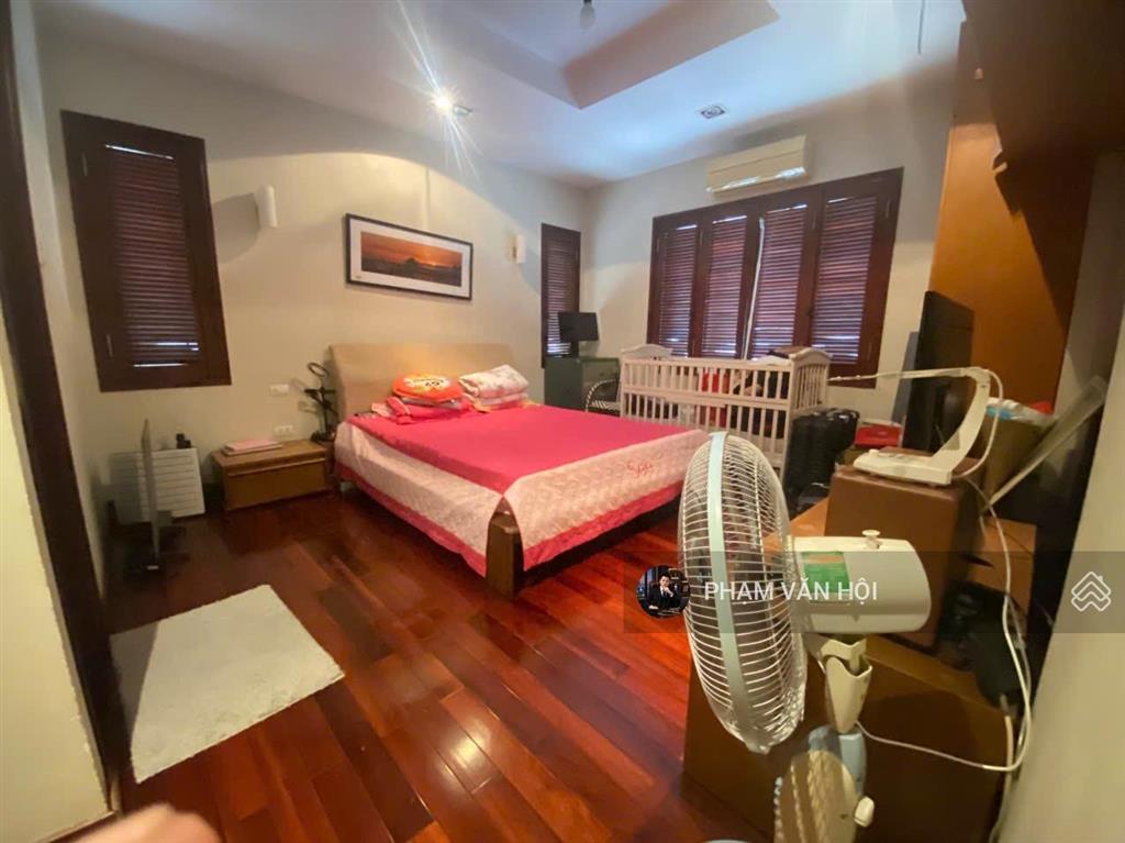 Cho thuê nhà mặt phố nguyễn đình thi, mặt hồ tây, 160m, mt 10m, 4 tầng, giá 120 triệu/tháng