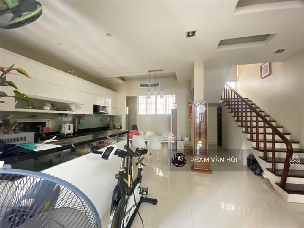 Cho thuê nhà mặt phố nguyễn đình thi, mặt hồ tây, 160m, mt 10m, 4 tầng, giá 120 triệu/tháng