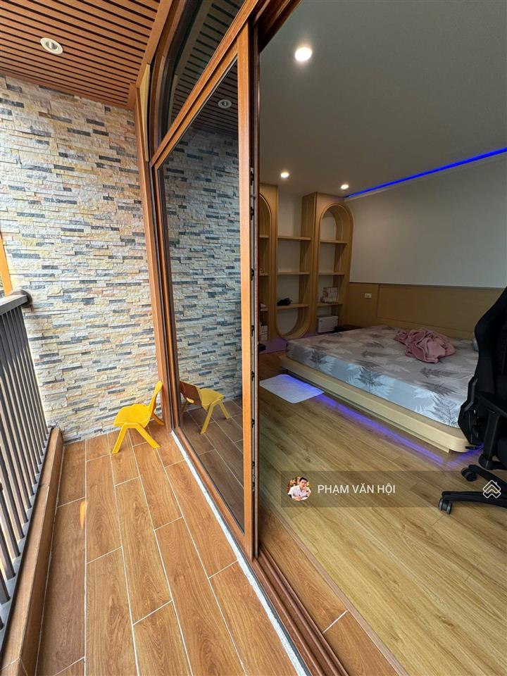 Bán nhà 5 tầng căn góc phố nhật tảo bắc từ liêm hà nội  dt 31,3m2  5 tầng giá 7,5 tỷ full đồ