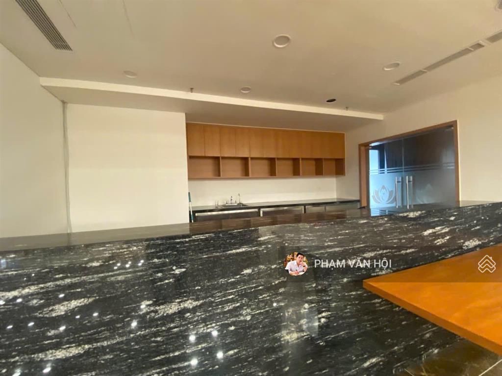 Cho thuê khách sạn 1000m x 10 tầng 90 phòng khách sạn mặt phố văn cao bao đình hà nội