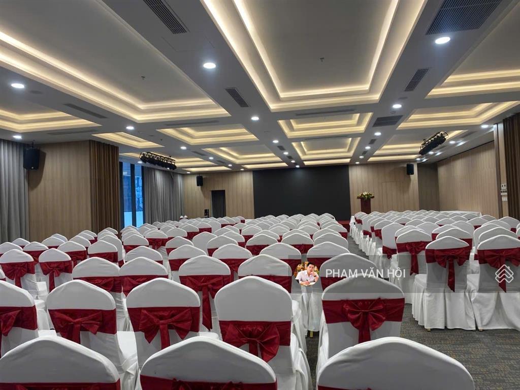 Cho thuê khách sạn 1000m x 10 tầng 90 phòng khách sạn mặt phố văn cao bao đình hà nội
