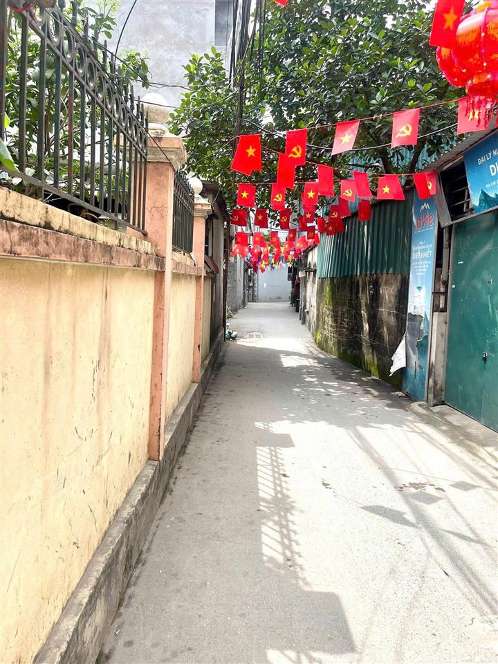 Mảnh đất do nha nam từ liêm  56m  mt rộng  cách ô tô 30m  chỉ 7.8 tỷ .