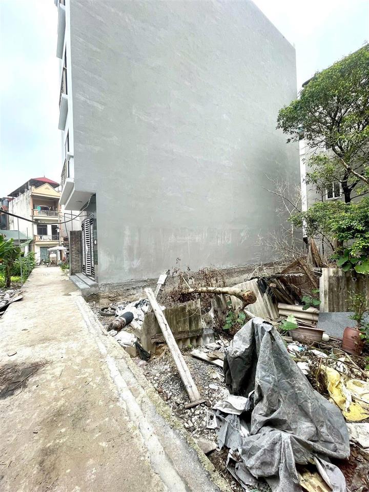 Mảnh đất do nha nam từ liêm  56m  mt rộng  cách ô tô 30m  chỉ 7.8 tỷ .