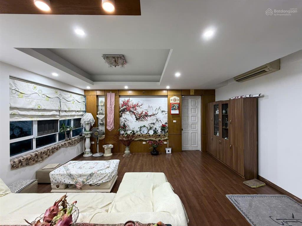 Mặt phố, lô góc nguyễn lân, giá cực chất 37,6 tỷ, 100m2, 5pn, 5wc, 5 tầng