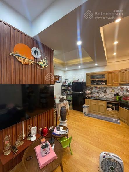 Bán căn hộ chung cư 61.5 m2, 2pn, 2wc, giá giá tốt tại toà vp6 linh đàm, hoàng liệt, toà vp6 linh đ