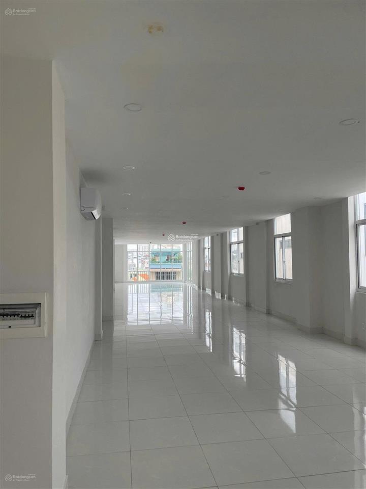 Bán tòa nhà văn phòng, tòa nhà căn hộ dịch vụ tp hcm.  zalo 0903 358 ***