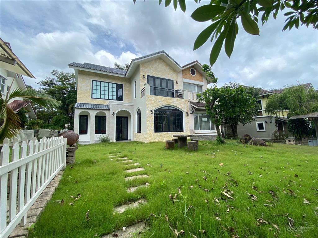 Biệt thự song lập thảo nguyên sài gòn, sát bên sân golf và trường quốc tế pháp