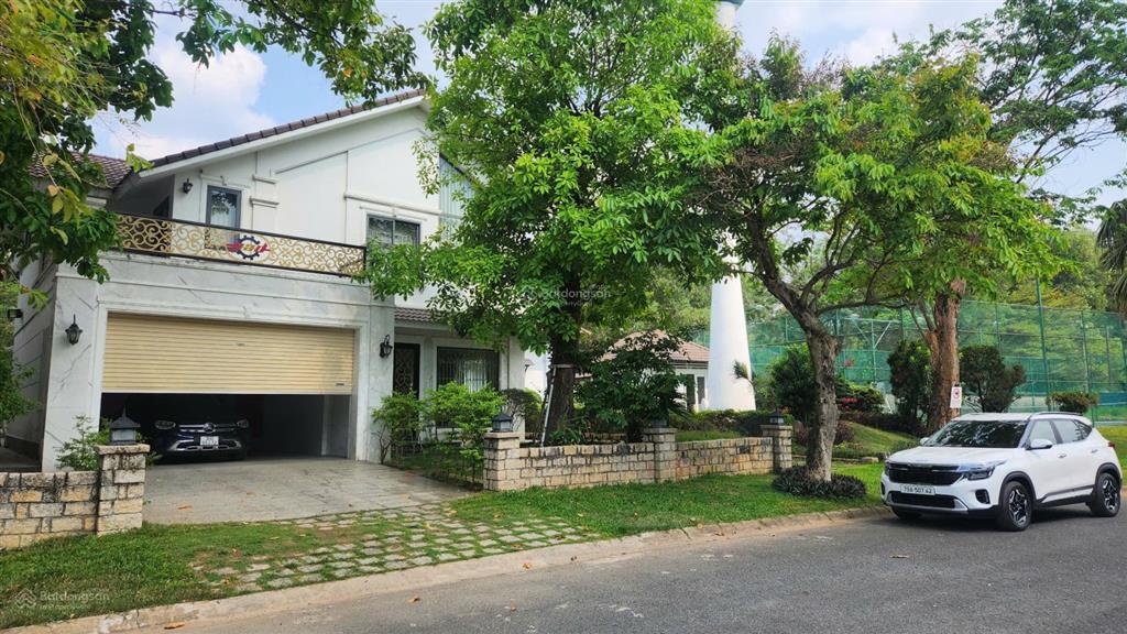 Biệt thự thảo nguyên sài gòn, đơn lập trục chính