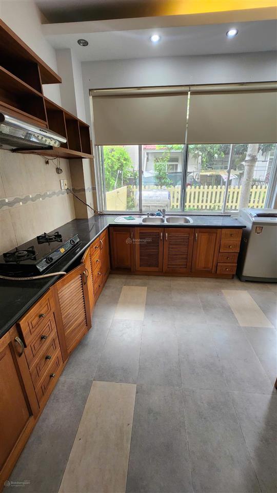 Biệt thự liền kề 8x24 khu biệt thự thảo nguyên sài gòn, giá 15 tỷ