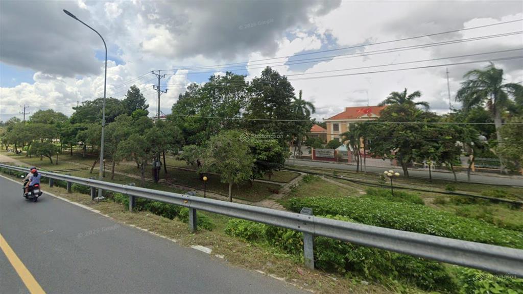 Cần bán căn nhà kiên cố, sẵn 20 căn trọ và cửa hàng kinh doanh gần 1 sào 3 ngay thị trấn chợ gạo