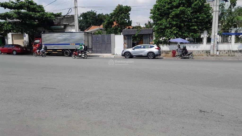 Cho thuê nhà mặt tiền 188m2 đường số 2 gần đại học kinh tế luật thủ đức giá 13 triệu