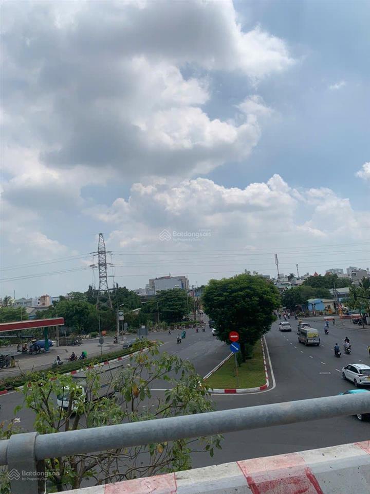 Nhà mặt tiền phạm văn đồng vòng xoay bình triệu hiệp bình chánh thủ đức 11 triệu/tháng