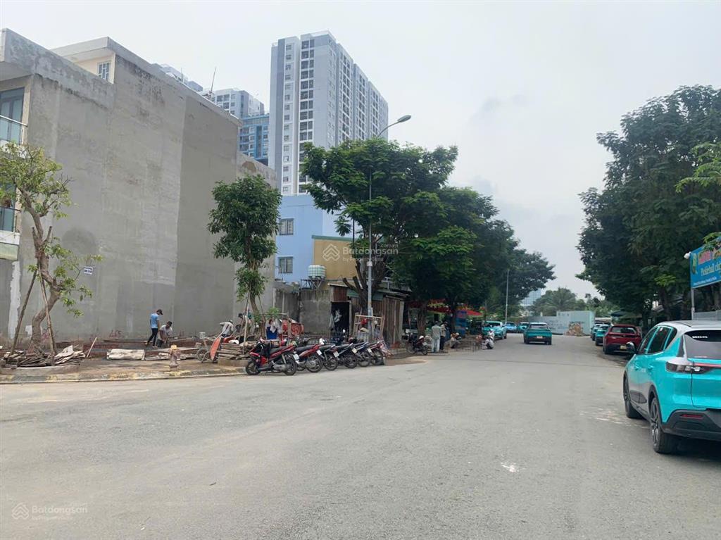 Lô góc 2 mặt tiền đường rộng 20m đẹp nhất khu navita tam bình gò dưa thủ đức, giá cực tốt