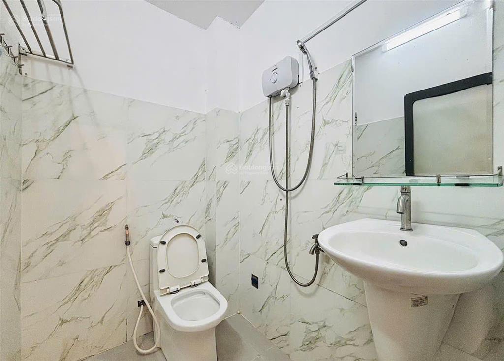 Cho thuê căn hộ dịch vụ có bancon full nội thất ở nhà mặt tiền đinh thị thi vạn phúc 6,7 triệu 55m