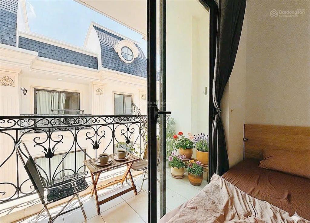 Căn hộ dịch vụ 50m full nội thất đường đinh thị thi khu đô thị vạn phúc thủ đức giá 6,7 triệu/tháng