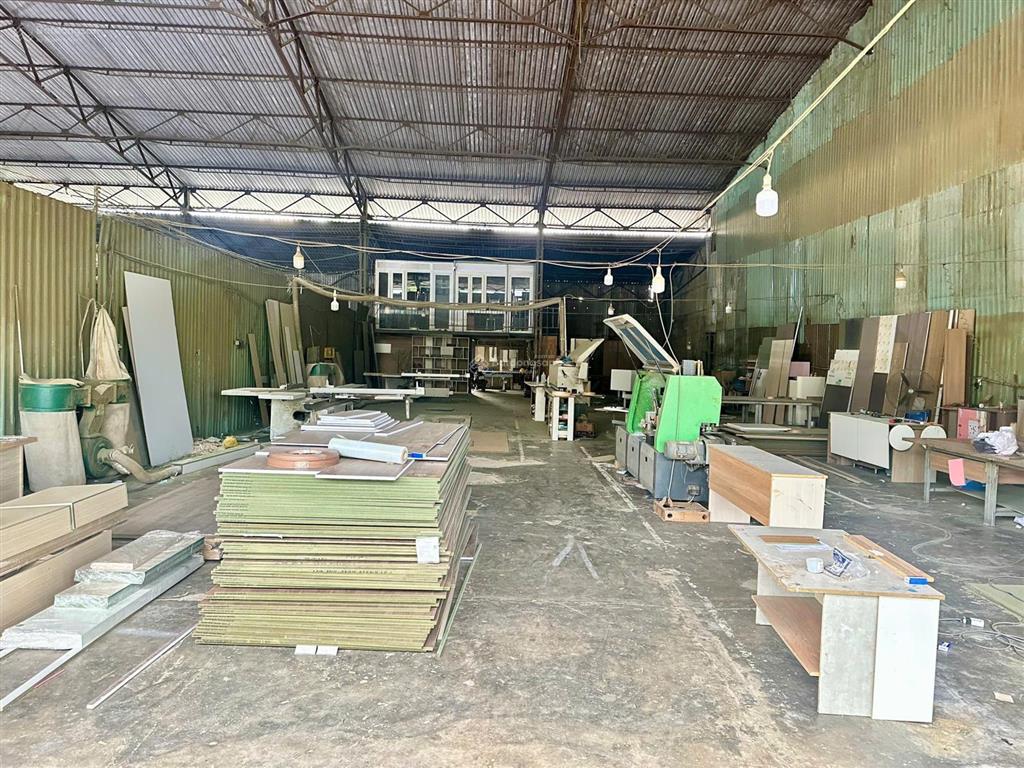 Kho 500m² có sẵn văn phòng 26 triệu/tháng đường xe tải 10 tấn thông từ quốc lộ 1k sang quốc lộ 1a