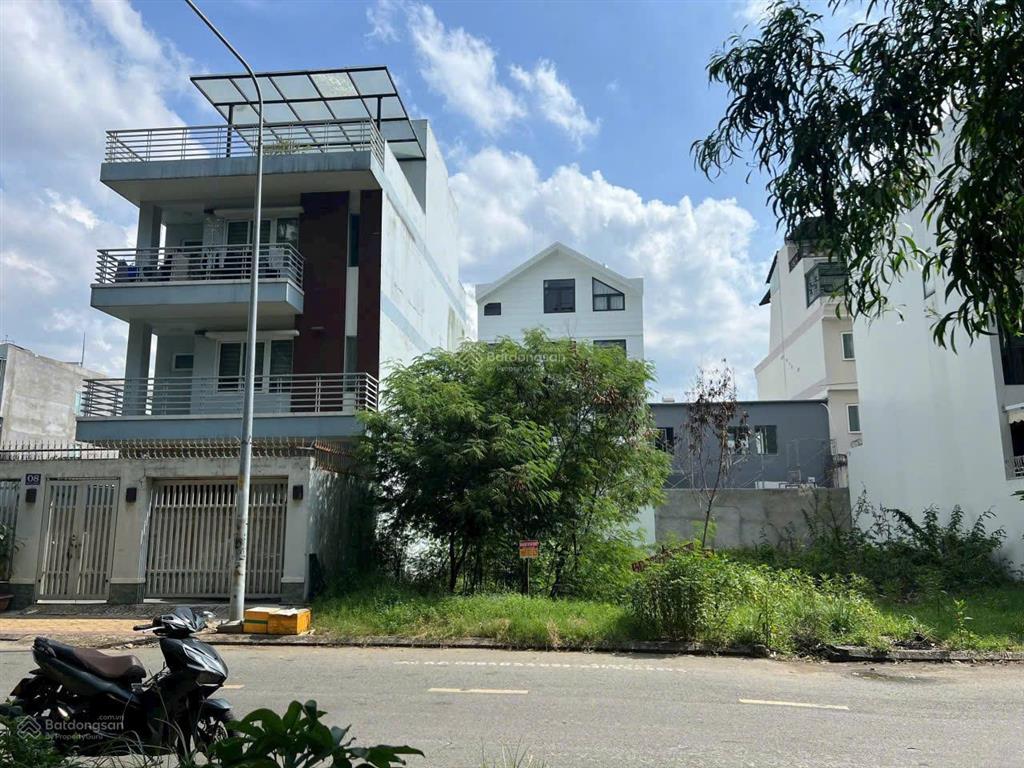 Bán gấp giá tốt lô đất biệt thự 216m đường liên phường ngay vòng xoay phú hữu, quận 9