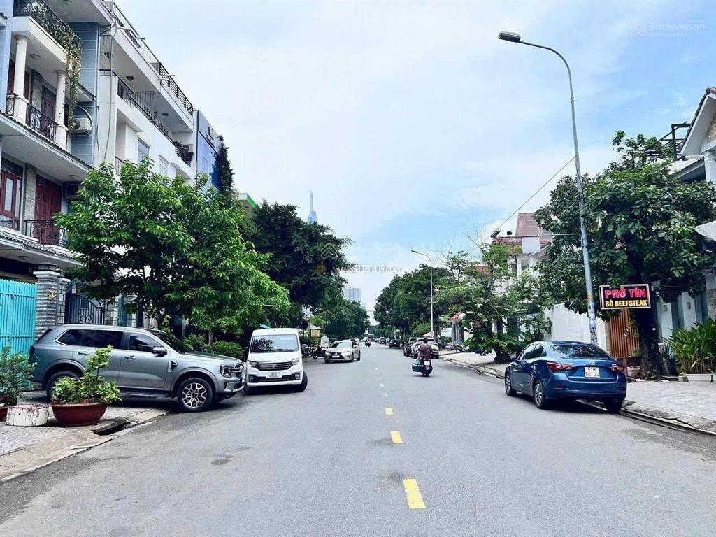 Bán gấp giá tốt lô đất biệt thự 216m đường liên phường ngay vòng xoay phú hữu, quận 9