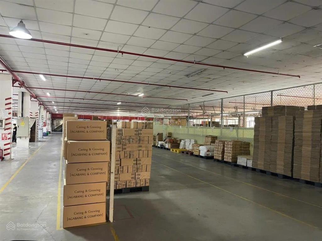Cho thuê kho 2650m2 đường quốc lộ 1a ngay kcn linh trung thủ đức, pccc tự động, điện 3 pha