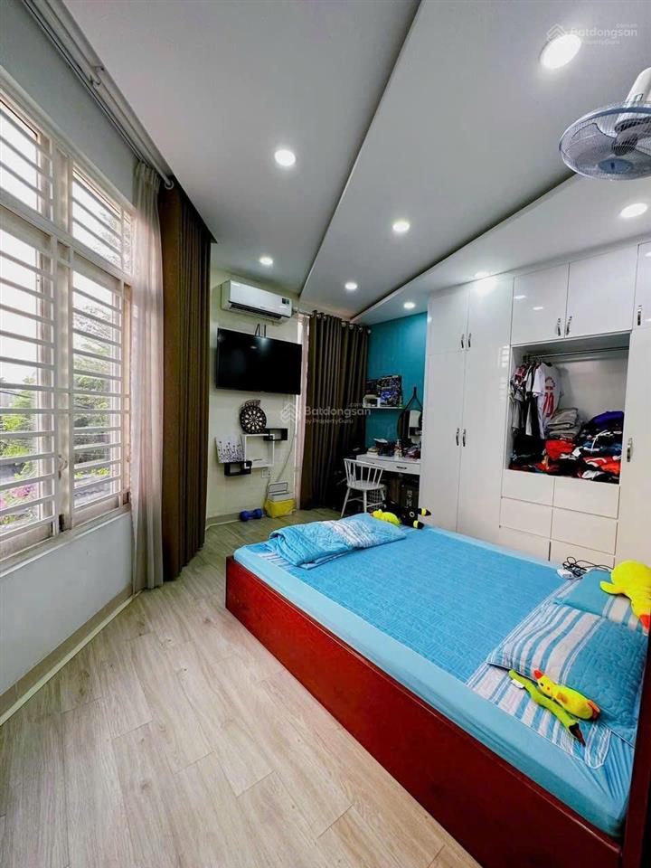 Nhà 3 lầu góc 2 mặt tiền đường 10m gần quốc lộ 13 kdc hồng long và đường hiệp bình, sổ hồng 103m
