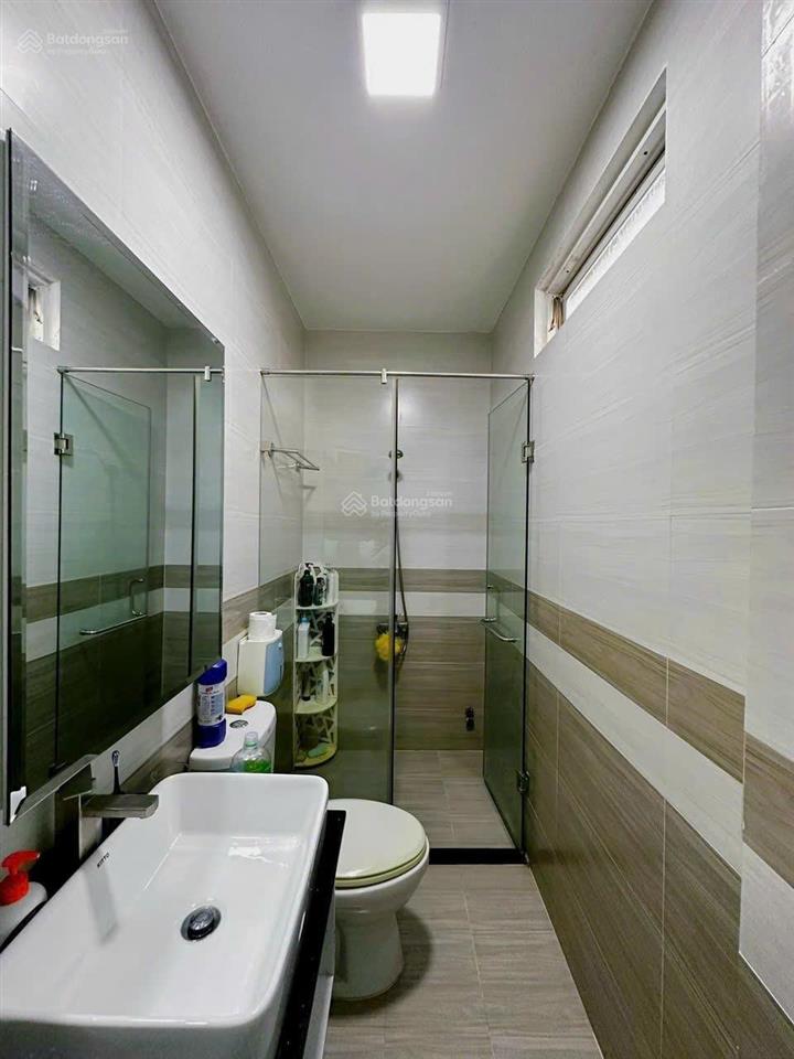 Nhà 3 lầu góc 2 mặt tiền đường 10m gần quốc lộ 13 kdc hồng long và đường hiệp bình, sổ hồng 103m