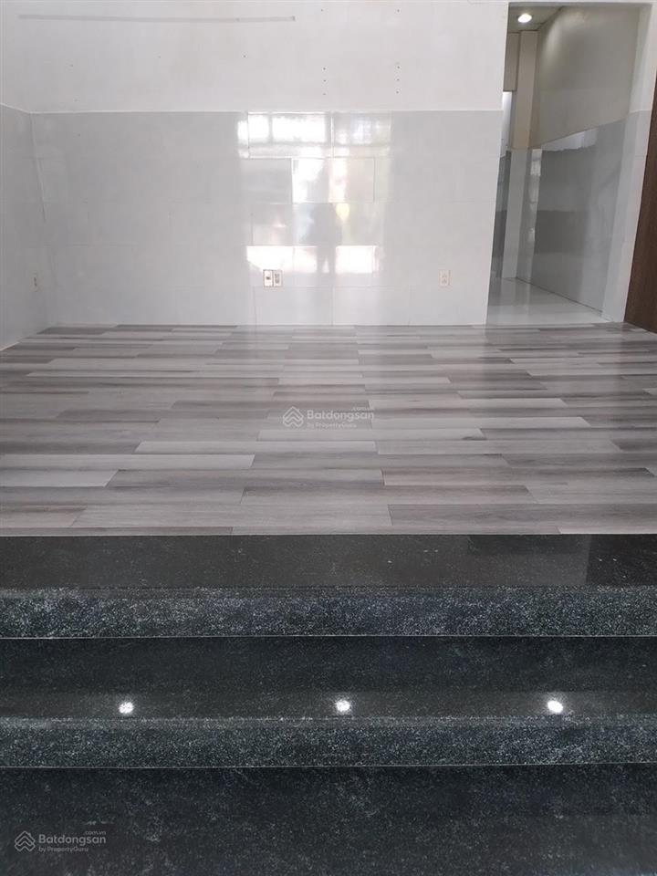 Nhà hẻm 2 xe hơi quốc lộ 13 đối diện kđt vạn phúc city thủ đức, vừa ở vừa kinh doanh 10 triệu/tháng