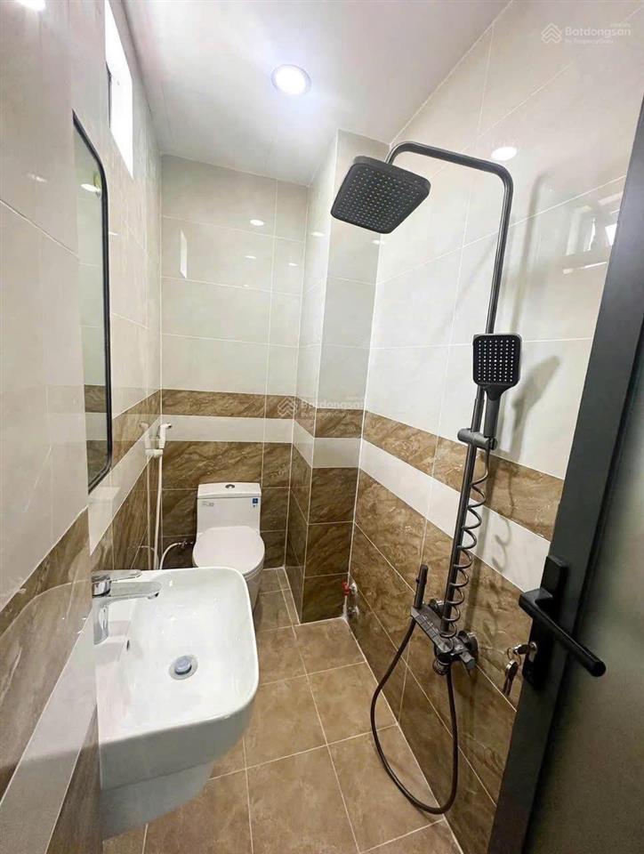 Căn hộ dịch vụ full nội thất cao cấp trong tòa nhà 5 tầng có thang máy, đường quốc lộ 13 thủ đức