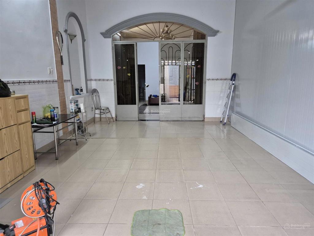 Cho thuê 82m2 mặt tiền đường nhánh quốc lộ 13 cách kđt vạn phúc thủ đức 1km