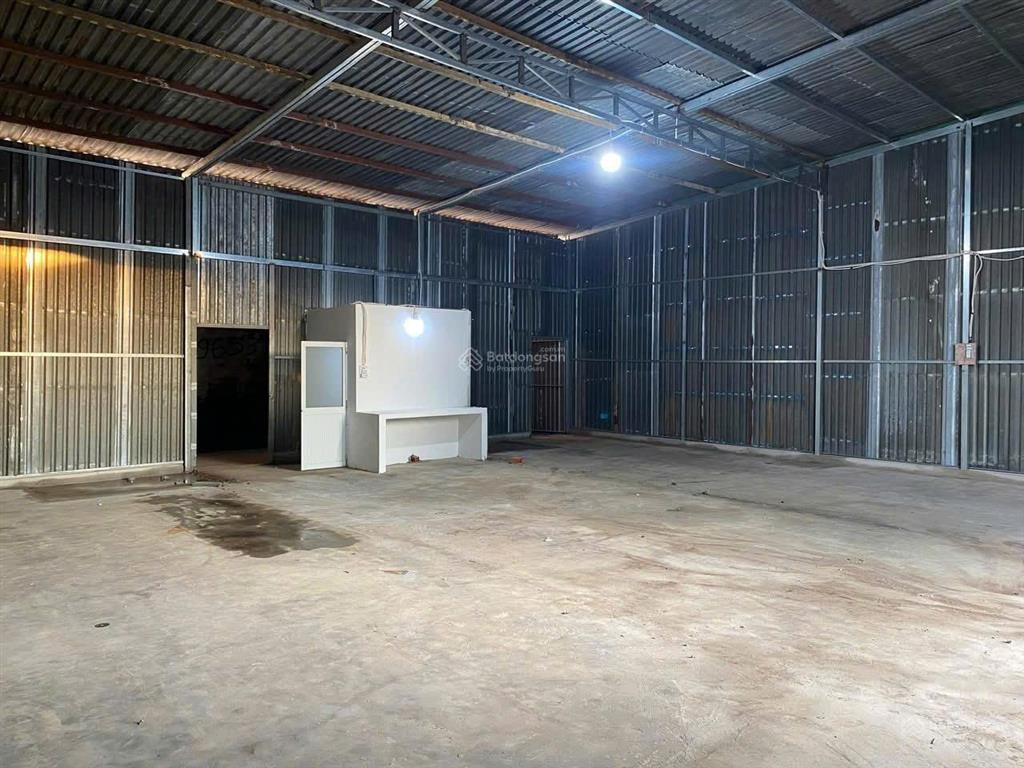 Cho thuê kho 200m2 giá 10,5 triệu/tháng đường nhựa 10 ngô chí quốc 400m là chợ nông sản thủ đức